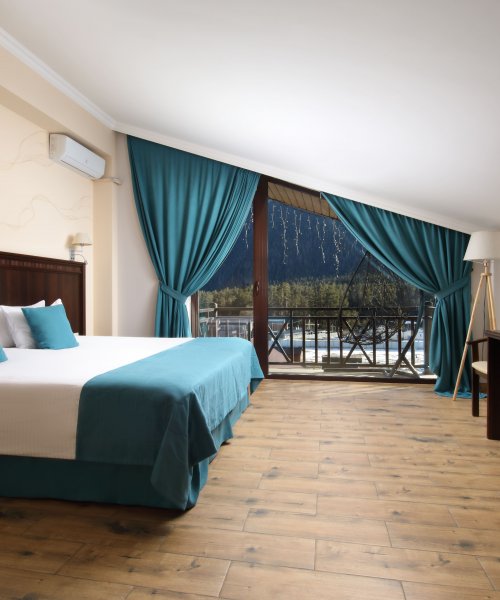 SUPERIOR DOUBLE ROOM WITH BALCONY